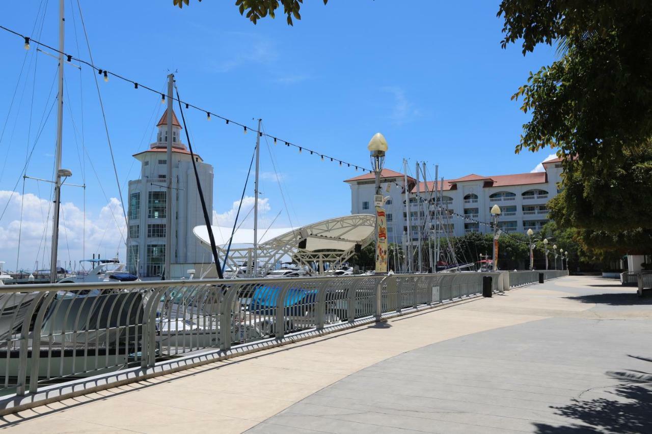 The Straits Quay Marina By Messina Clive Apartman George Town  Kültér fotó