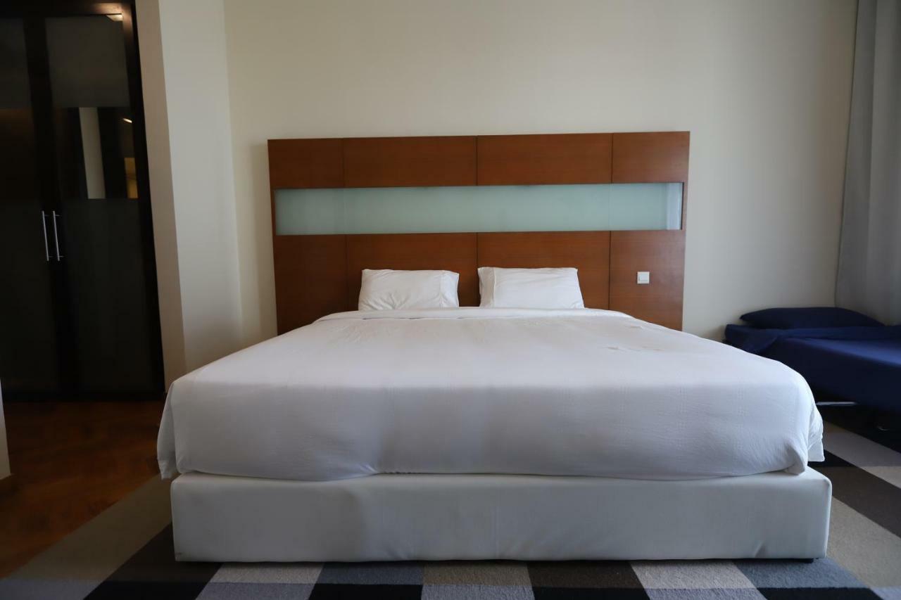The Straits Quay Marina By Messina Clive Apartman George Town  Kültér fotó