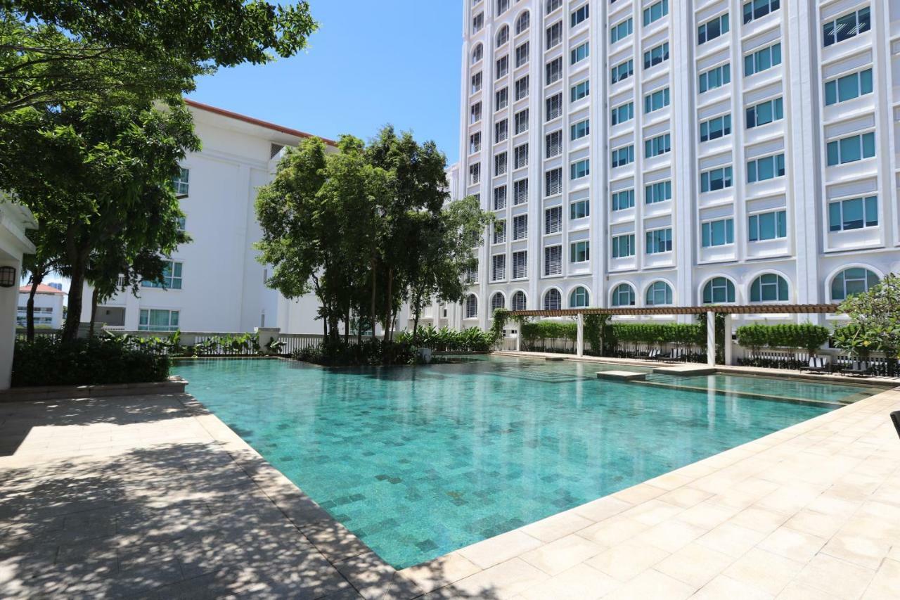 The Straits Quay Marina By Messina Clive Apartman George Town  Kültér fotó